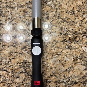 Beachwaver S1.25 Black and Silver Hair Styling Tool